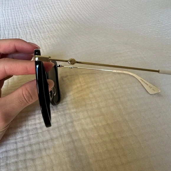 Gucci Black Sunglasses - Picture 4 of 8